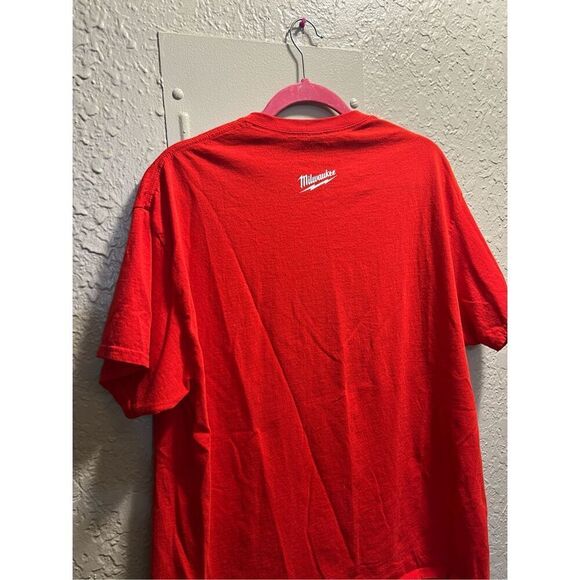 Milwaukee Red T-Shirt Men’s Size XL - Picture 9 of 10